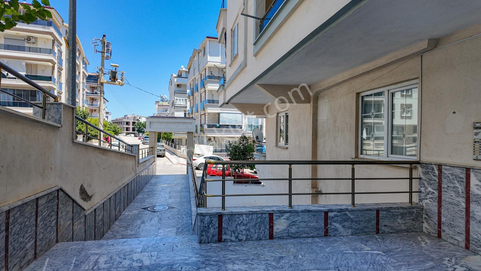 Müstakil Tadında Bahçelı Ayrı Mutfak Dev Teraslı 2+1 - Görsel 11