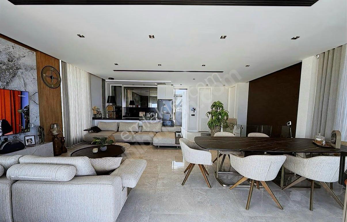 Bodrum'da Müstesnai Deniz Köşe Manzaralı | 6+1 Lüks Villa - Görsel 2
