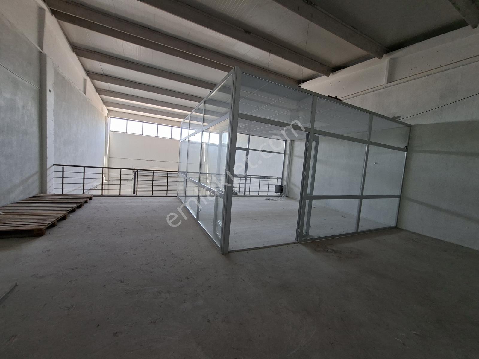 Karaosmanoğlu San.sitesinde 180+90 M2 Kiralık Dükkan