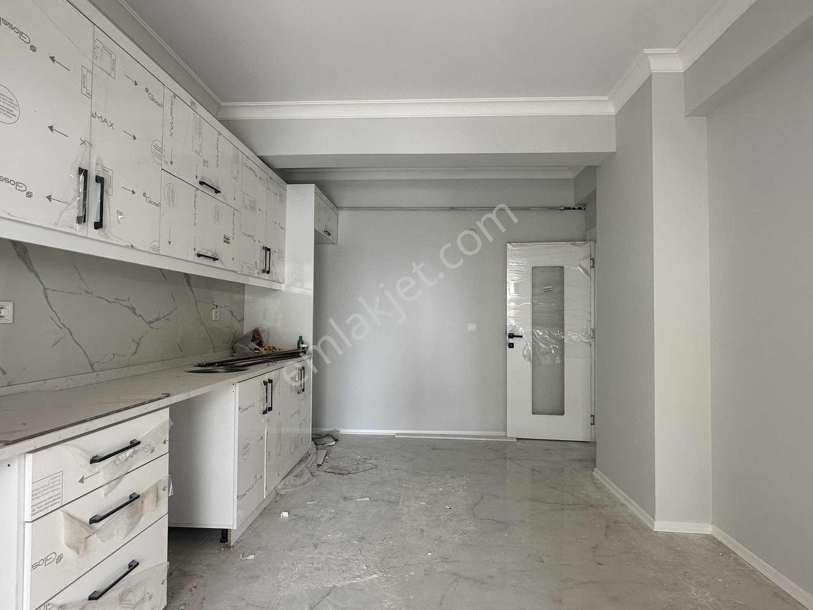 Bozyaka Caddesi Bursa Cephe Fırsat 3+1 Daire - Görsel 2
