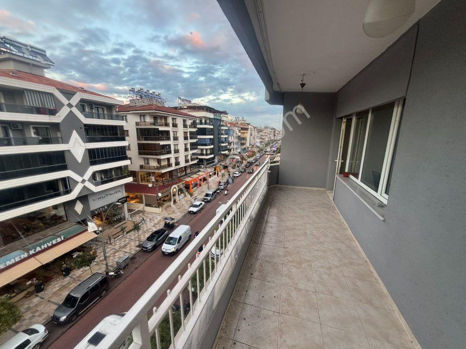 Tc Emlaktan Kiralık ​ 3+1 130 M2 4 Kat Son Kat Asansörlü Ve Doğalgazlıdır - Görsel 4