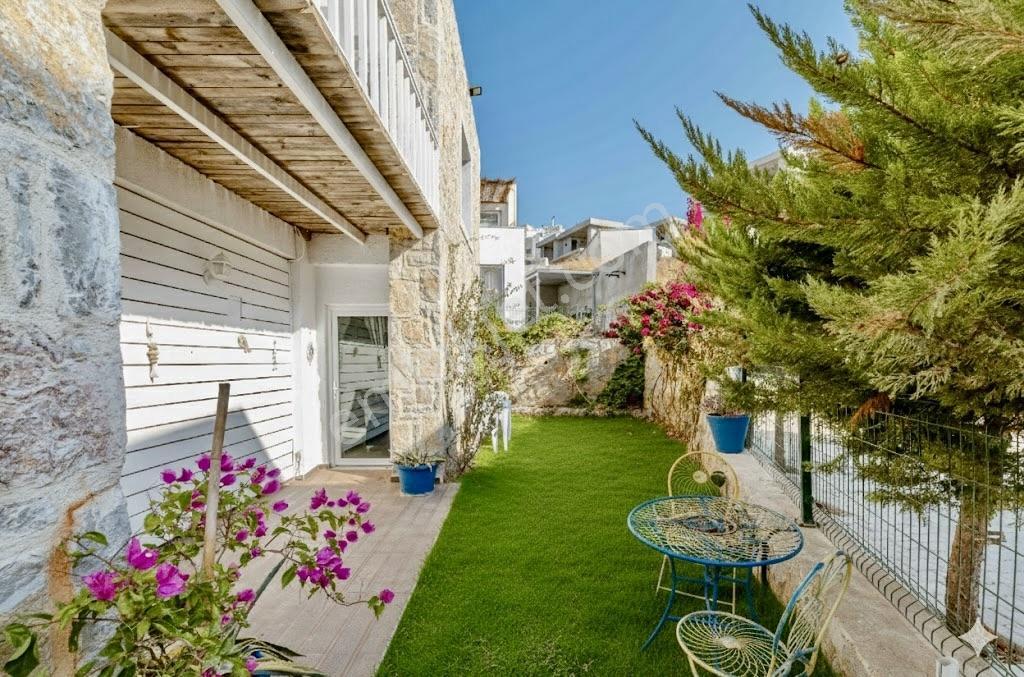 Gümüşlük'te Deniz Manzaralı Müstakil Taş Ev - Görsel 9
