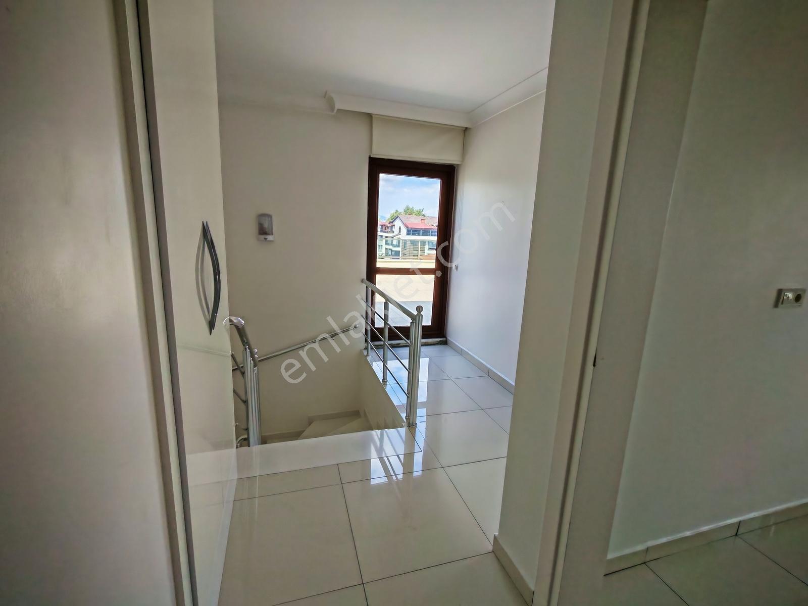 Papatya Sitesinde Özel Yapılı 3+1 Kiralık Daire - Görsel 25