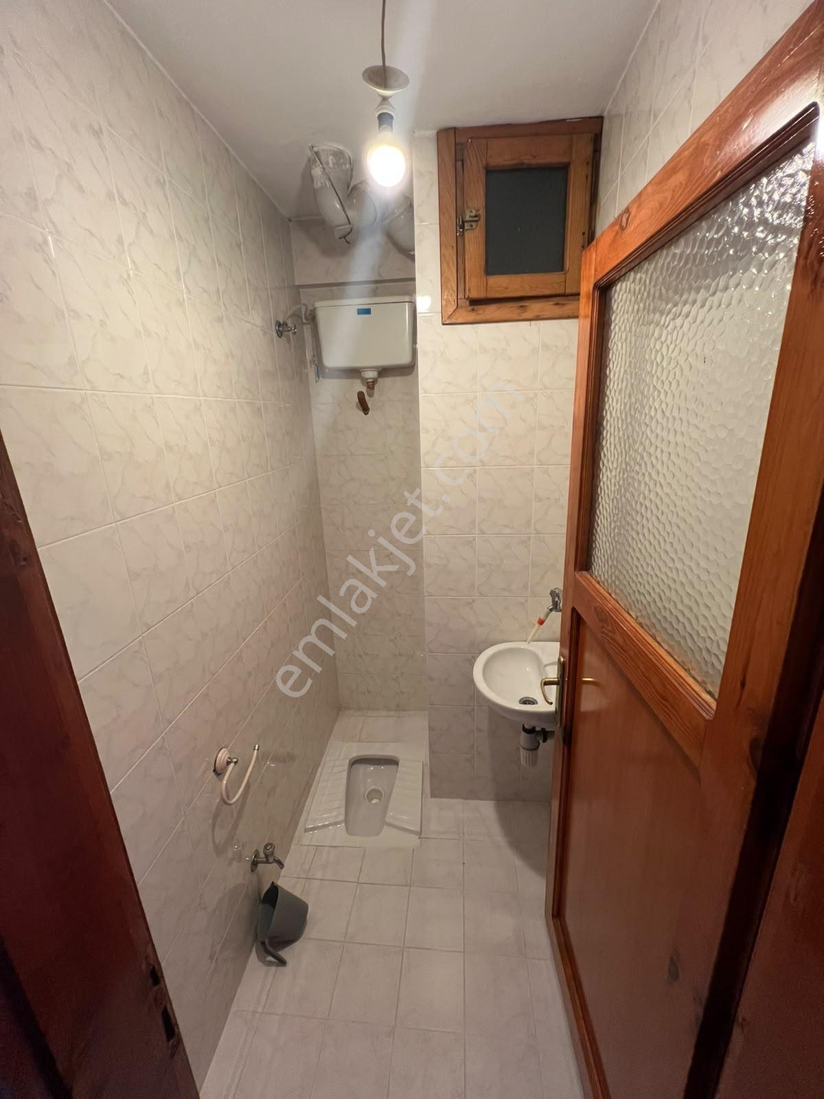 Küçükbakkalköy Merkezde Geniş 3+1 Kiralık Daire - Görsel 12