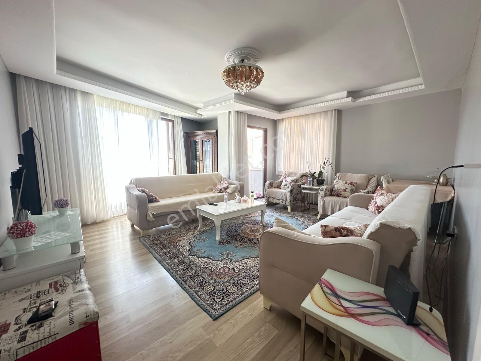 ▃artemin▃eyüpsultan Güzeltepe Mahallesi'nde 80m² Ön Cephe 2+1 - Görsel 2
