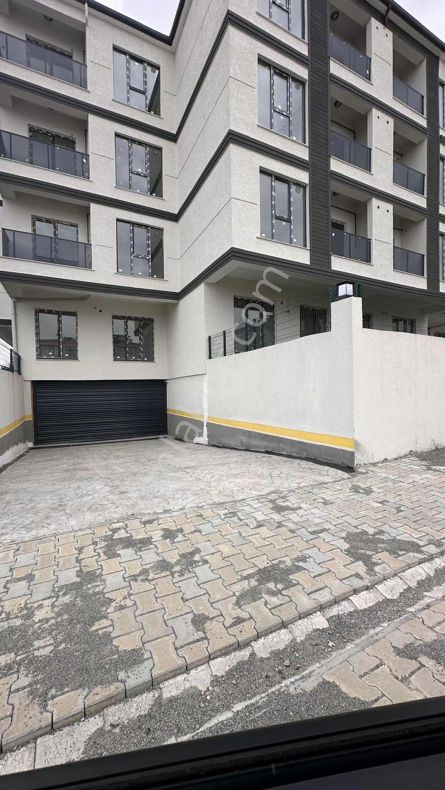 Kazımiye Mahallesi'nde Havuzlu Sitede Sıfır 1+1 Arakat Satılık - Görsel 22