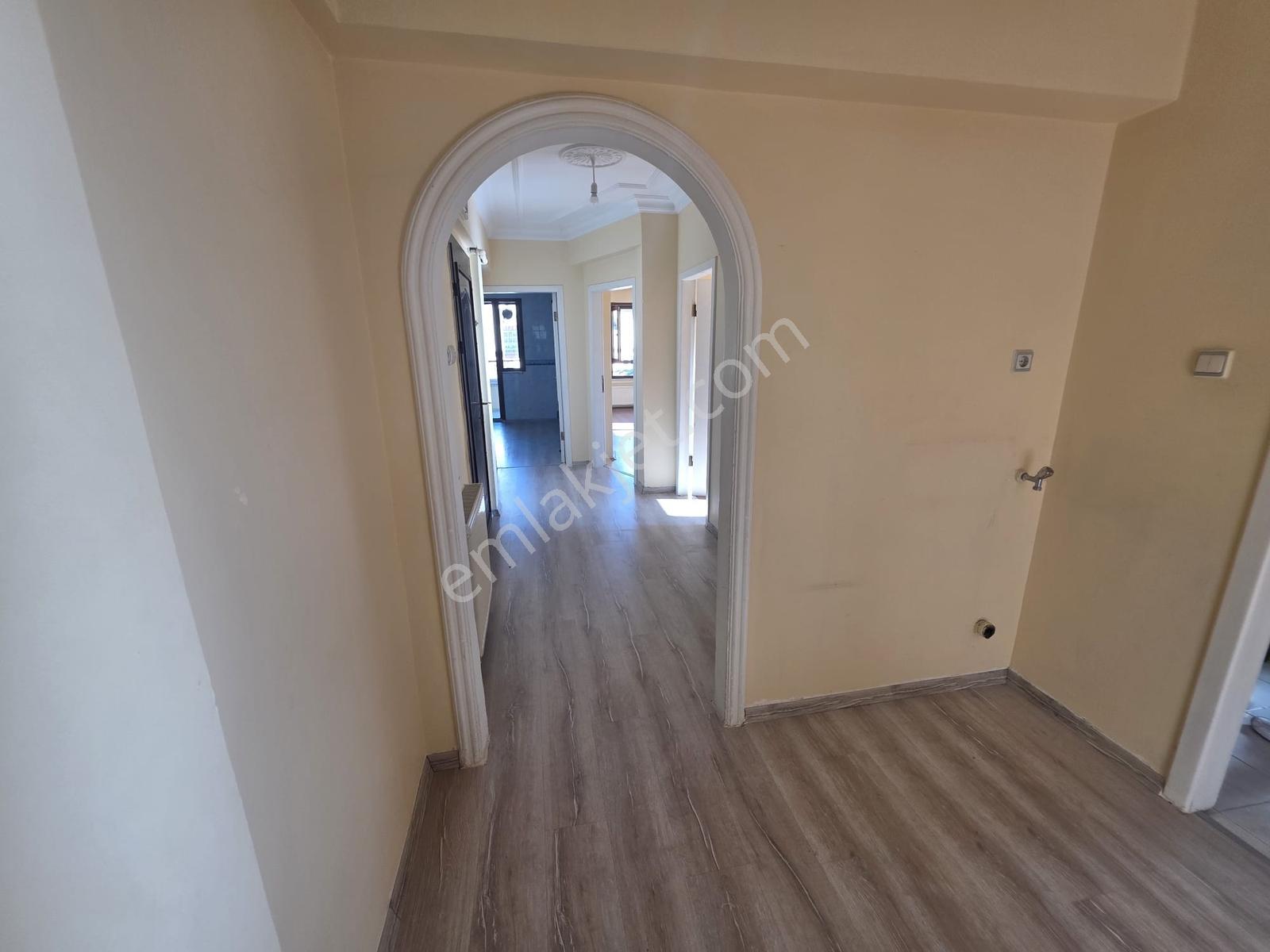 Kardeşlerde Katta 3+1 Manzaralı Yapılı Güney Cephe - Görsel 25