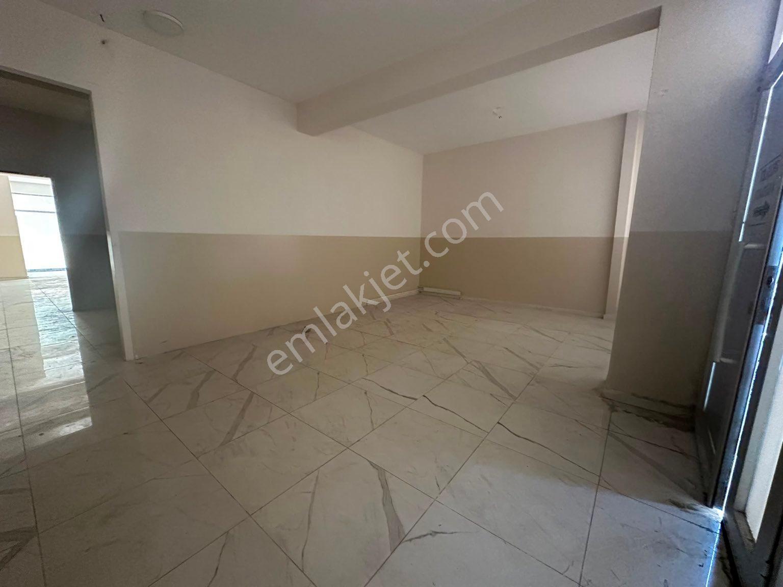 Muradiye Merkez 2 Farklı Seçenek Satılık 120 M2 Dükkanlarımız - Görsel 24
