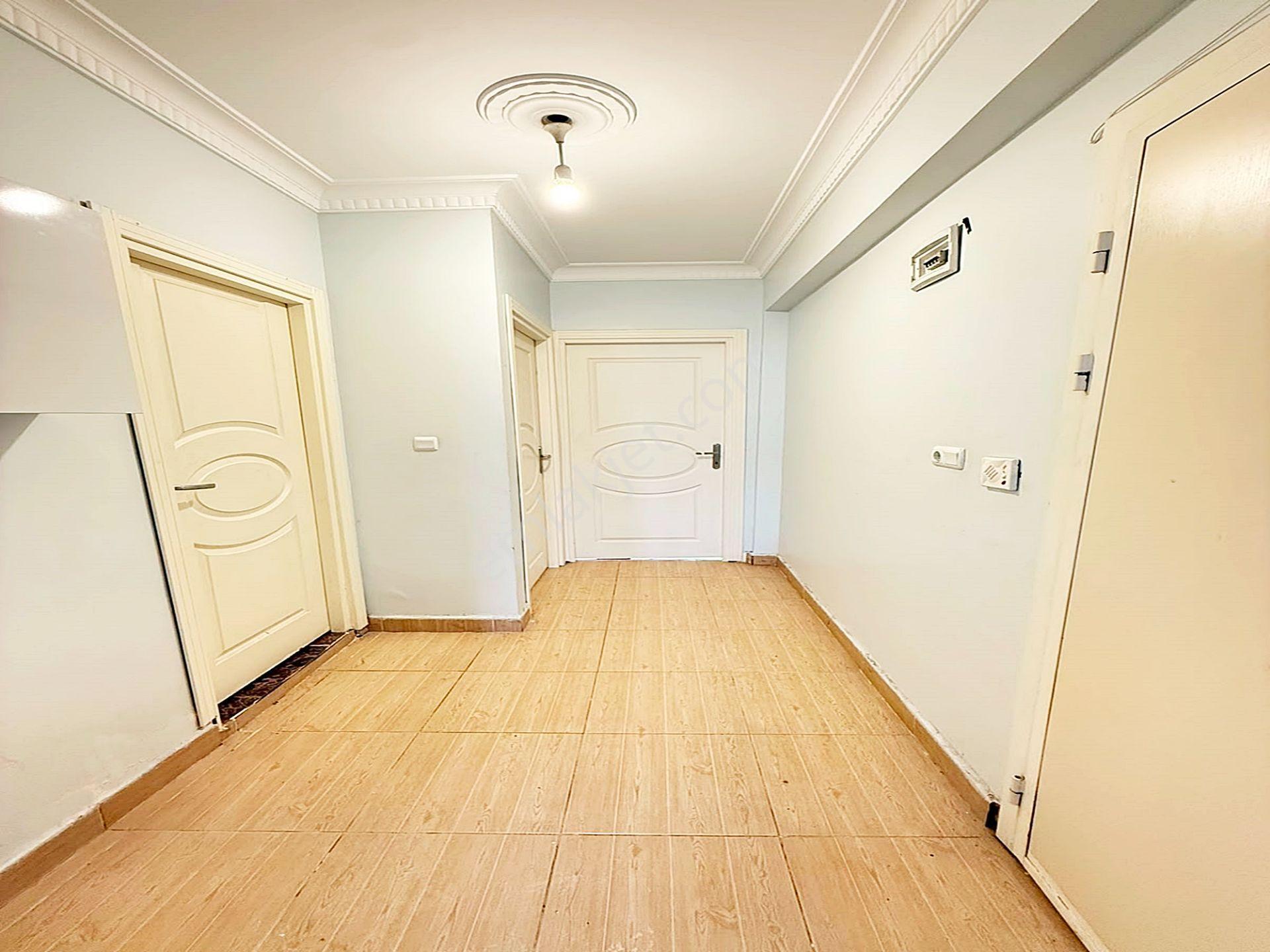 Bahçeşehir Lokasyonunda Site Manzaralı 2+1 Satılık Daire - Görsel 10