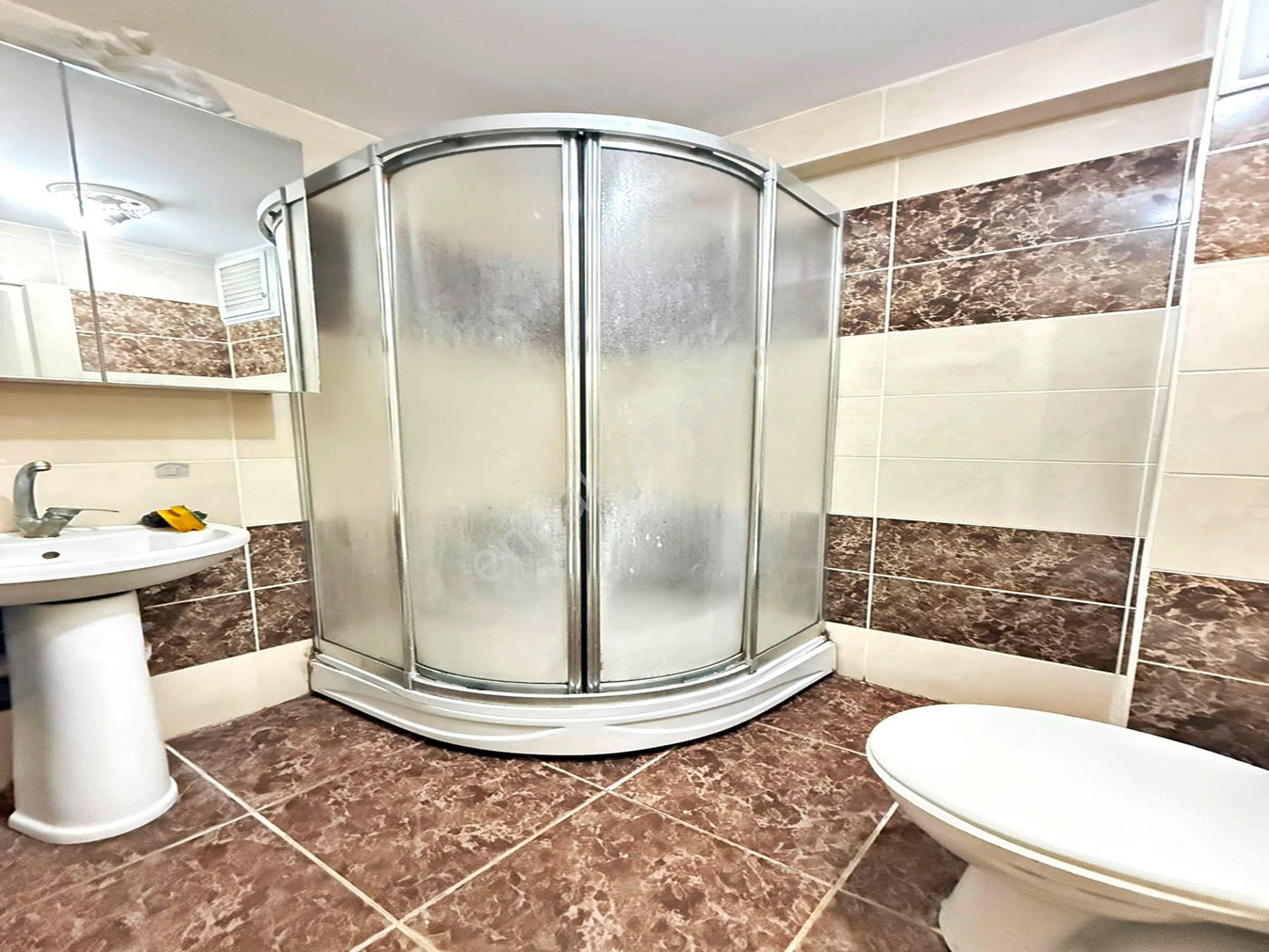 Bahçeşehir Lokasyonunda Site Manzaralı 2+1 Satılık Daire - Görsel 25