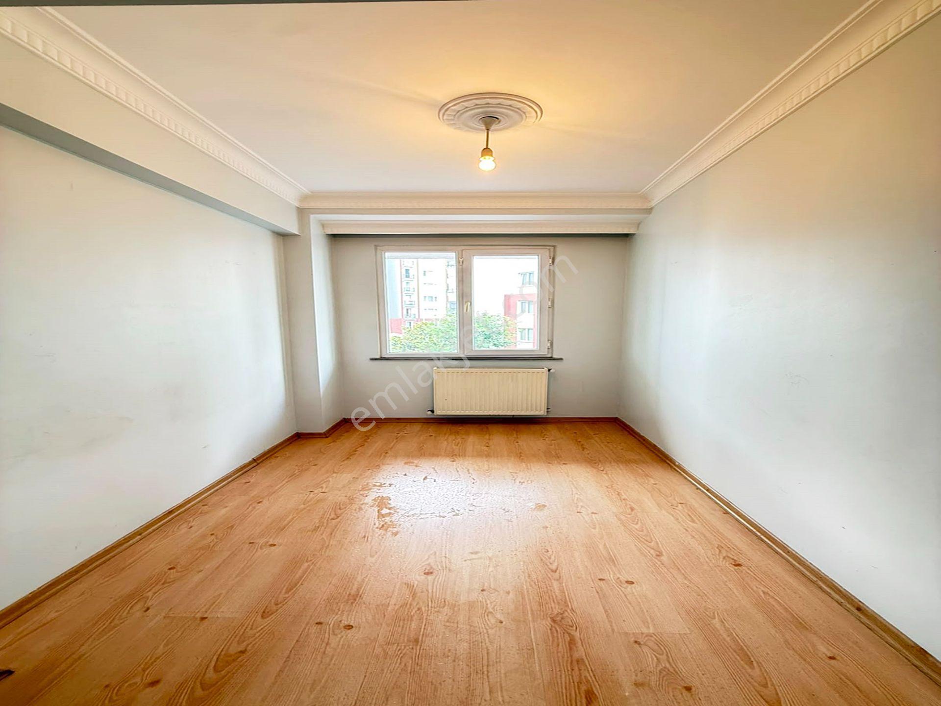 Bahçeşehir Lokasyonunda Site Manzaralı 2+1 Satılık Daire - Görsel 21