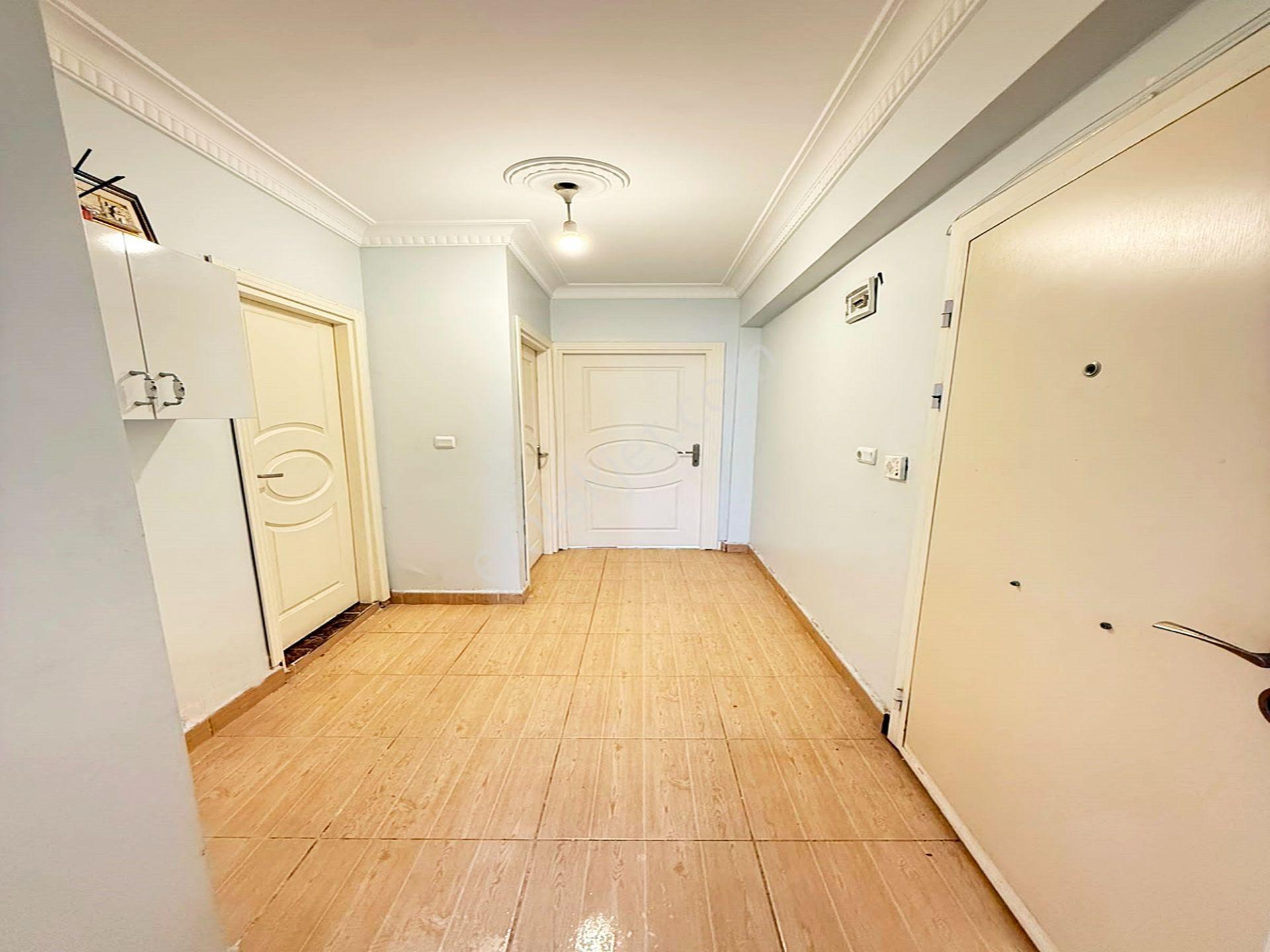 Bahçeşehir Lokasyonunda Site Manzaralı 2+1 Satılık Daire - Görsel 8