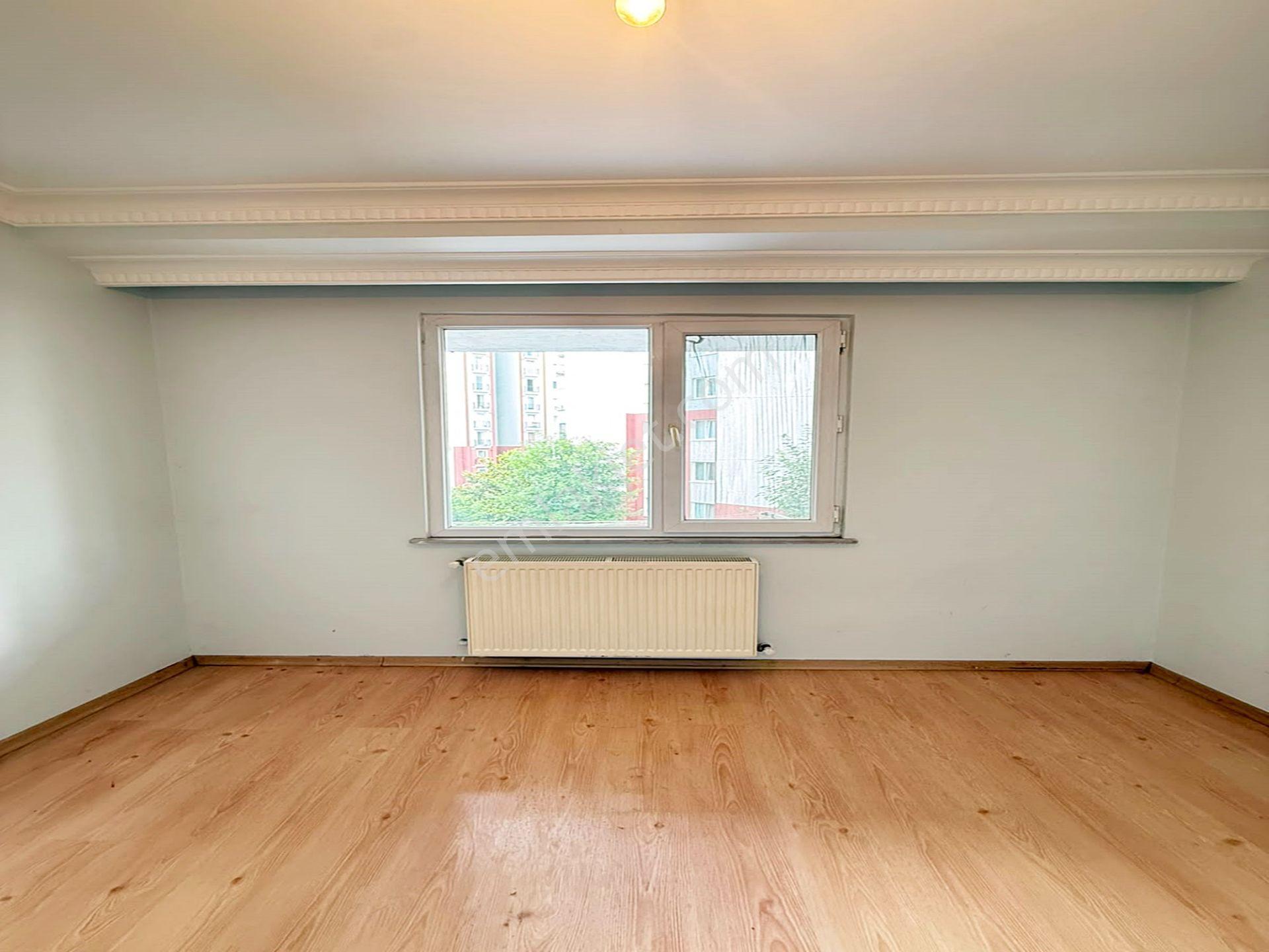 Bahçeşehir Lokasyonunda Site Manzaralı 2+1 Satılık Daire - Görsel 18