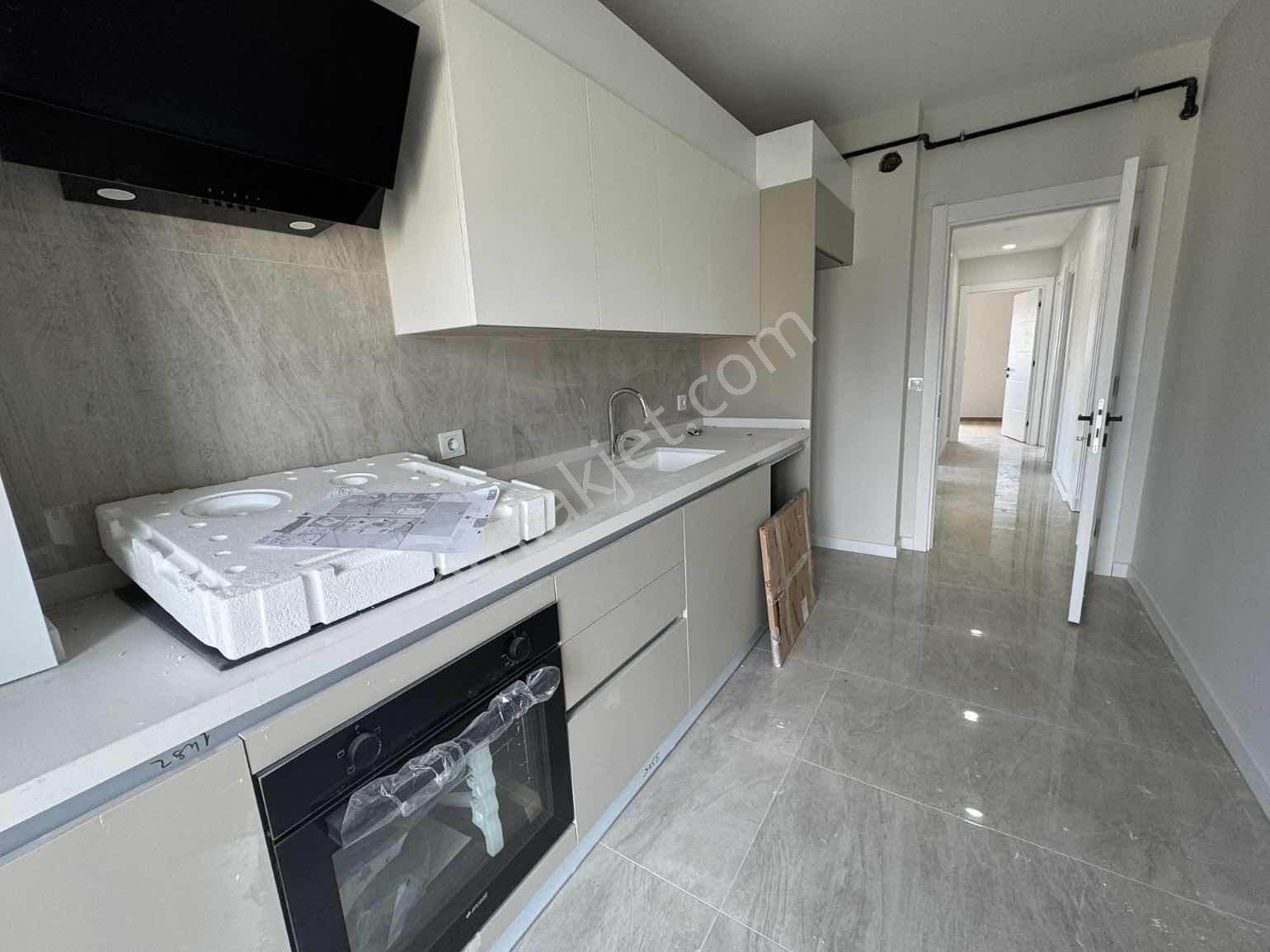 Sağlam'dan Erenköy'de Marmaraya Ve Caddeye Yakın 150m2 4+1 Daire - Görsel 17