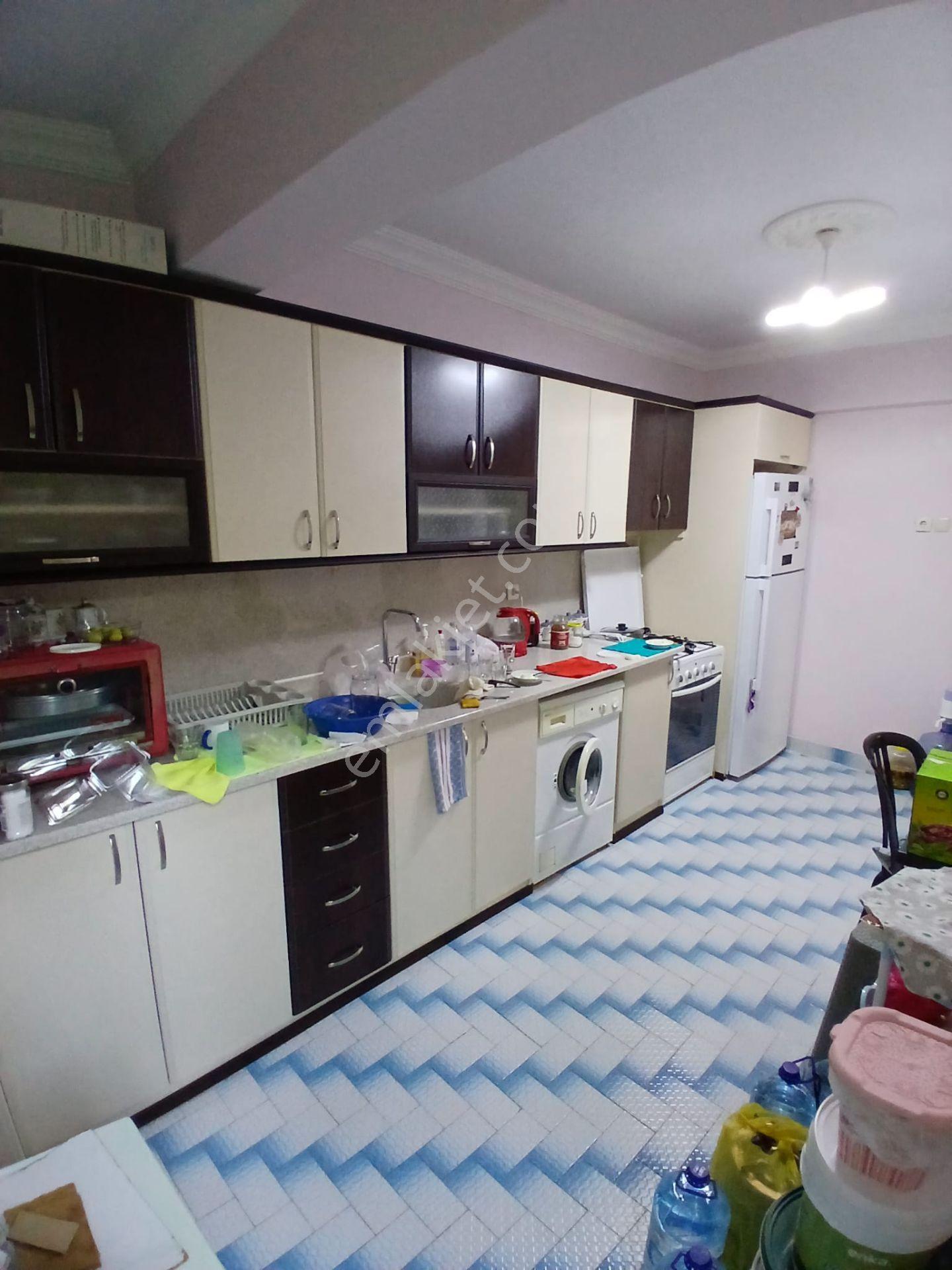 Akçay Emlak'tan Akşehir Çarşı Merkez Adliye Civarında Bakımlı İkinci Kat Satılık 3+1 Daire - Görsel 3