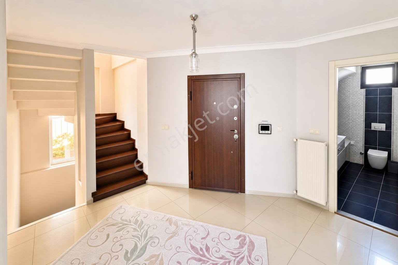 Güzelbahçe' De Ortak Havuzlu Site İçinde Büyük Müstakil Villa - Görsel 14