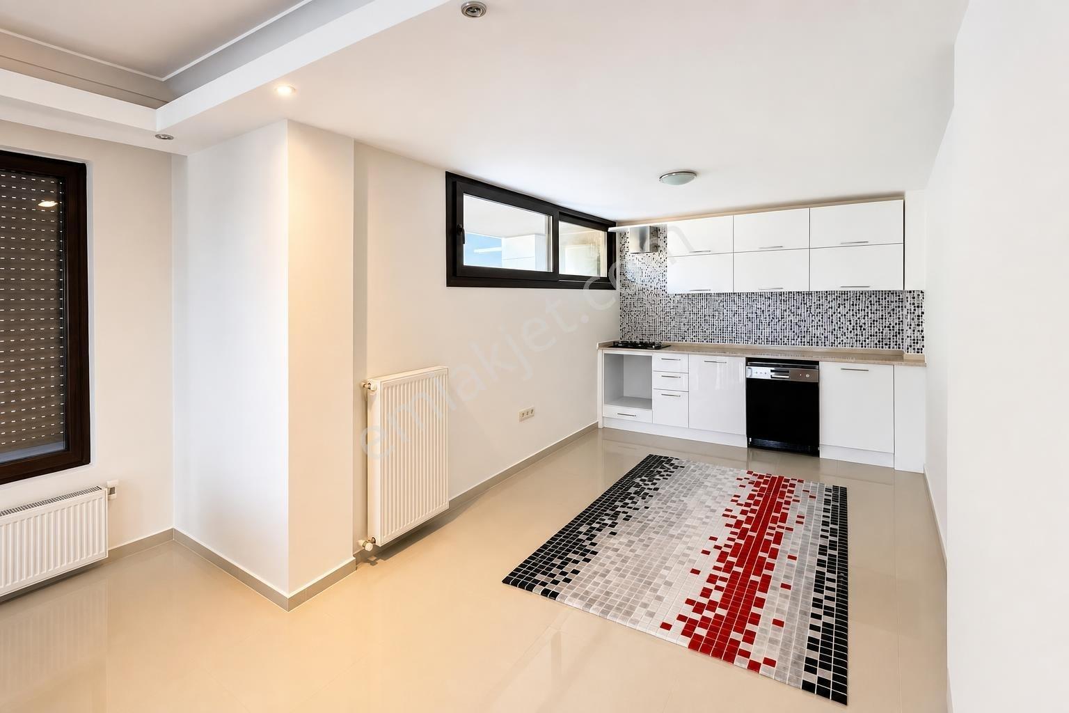 Güzelbahçe' De Ortak Havuzlu Site İçinde Büyük Müstakil Villa - Görsel 22