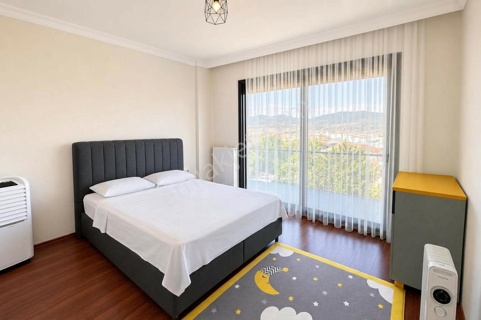 Güzelbahçe' De Ortak Havuzlu Site İçinde Büyük Müstakil Villa - Görsel 22
