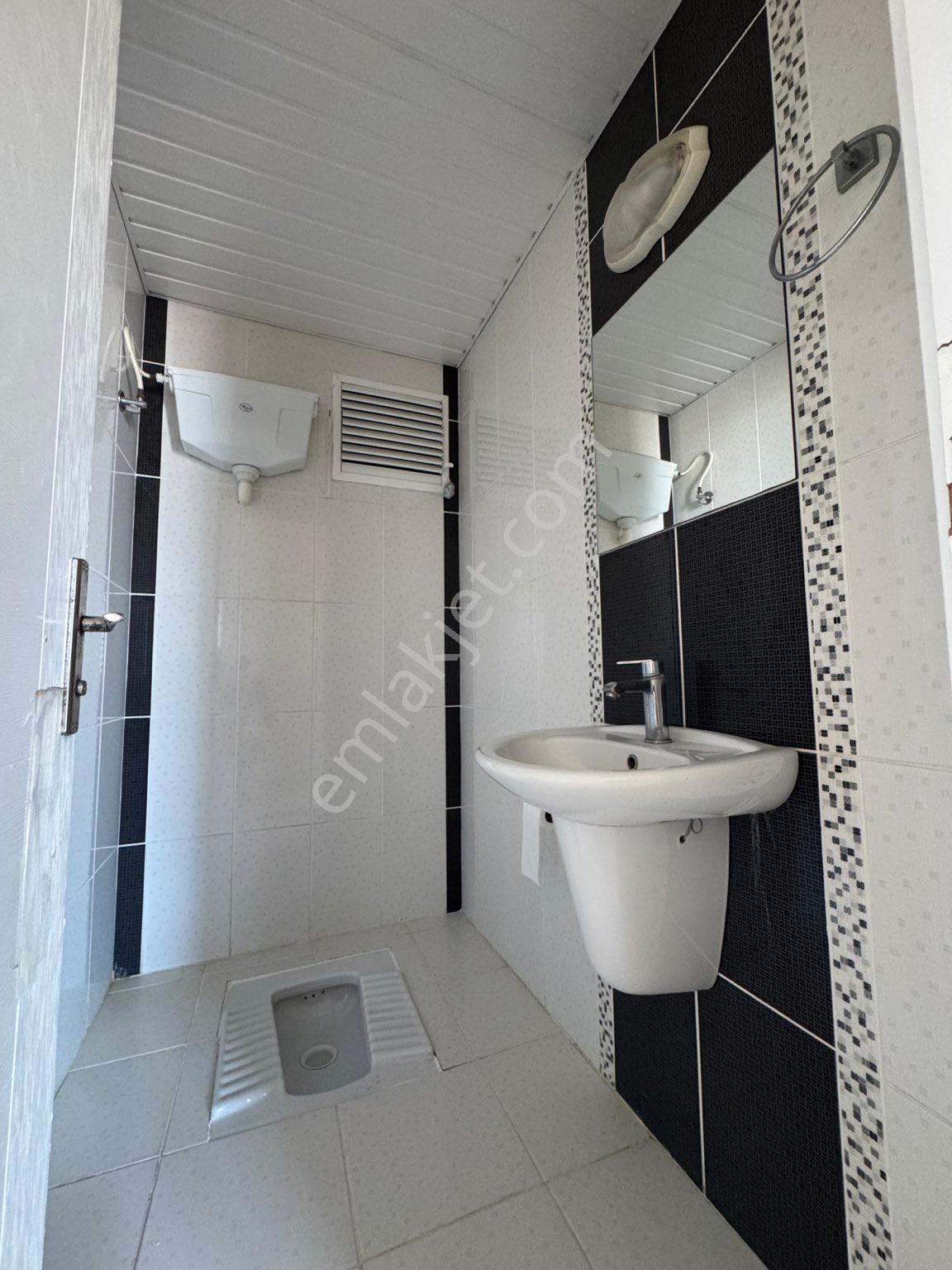 Kanal Manzaralı-groseri Karşısı-metroya Yakın-3+1 Kiralık Daire - Görsel 15