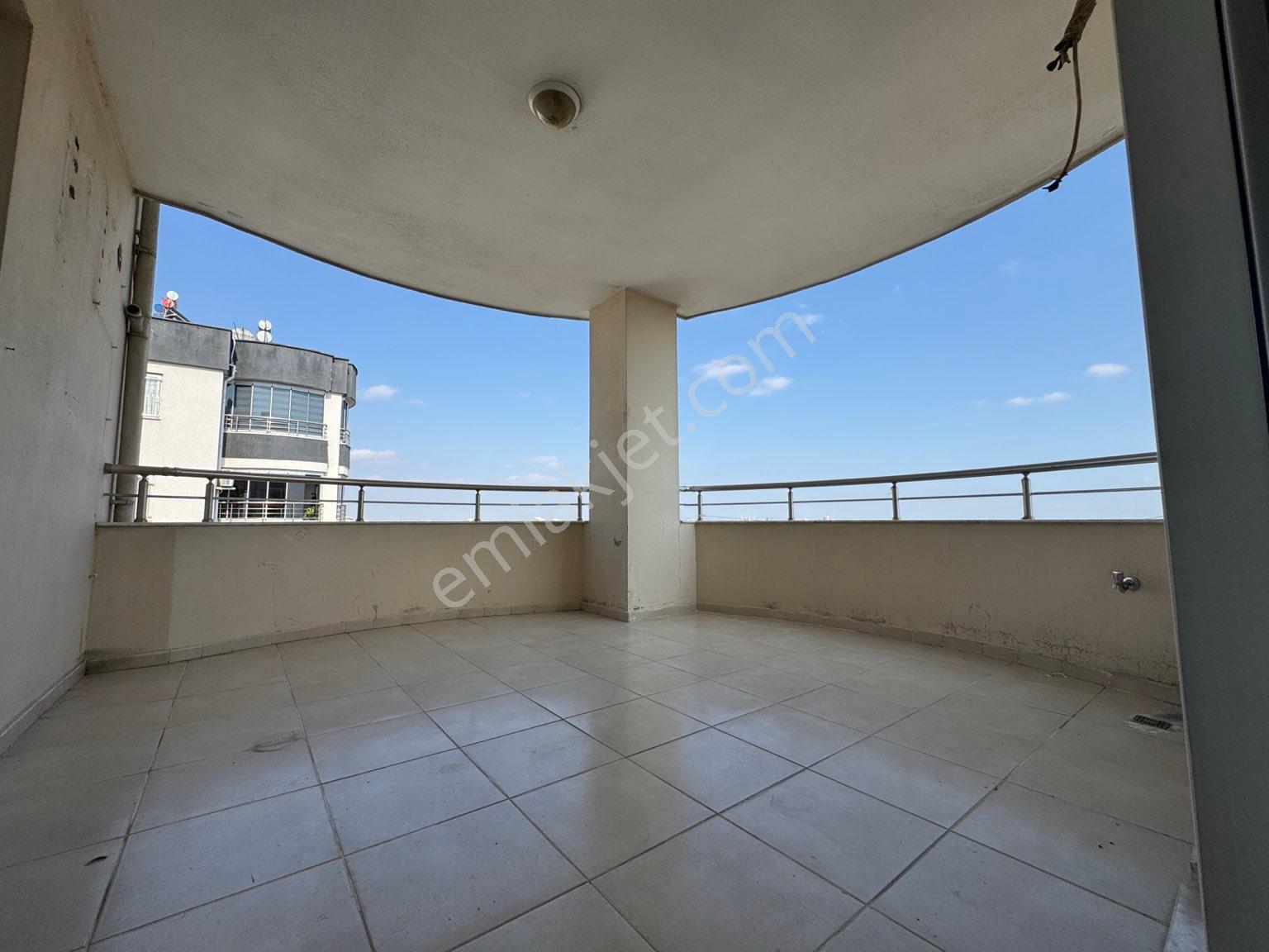 Kanal Manzaralı-groseri Karşısı-metroya Yakın-3+1 Kiralık Daire - Görsel 6