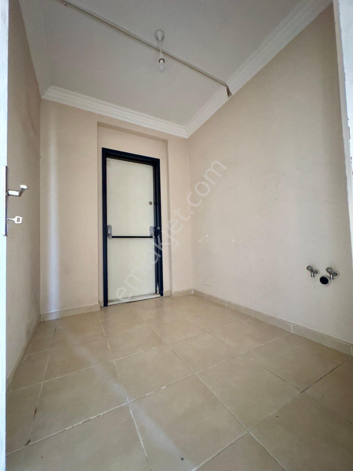 Kanal Manzaralı-groseri Karşısı-metroya Yakın-3+1 Kiralık Daire - Görsel 18