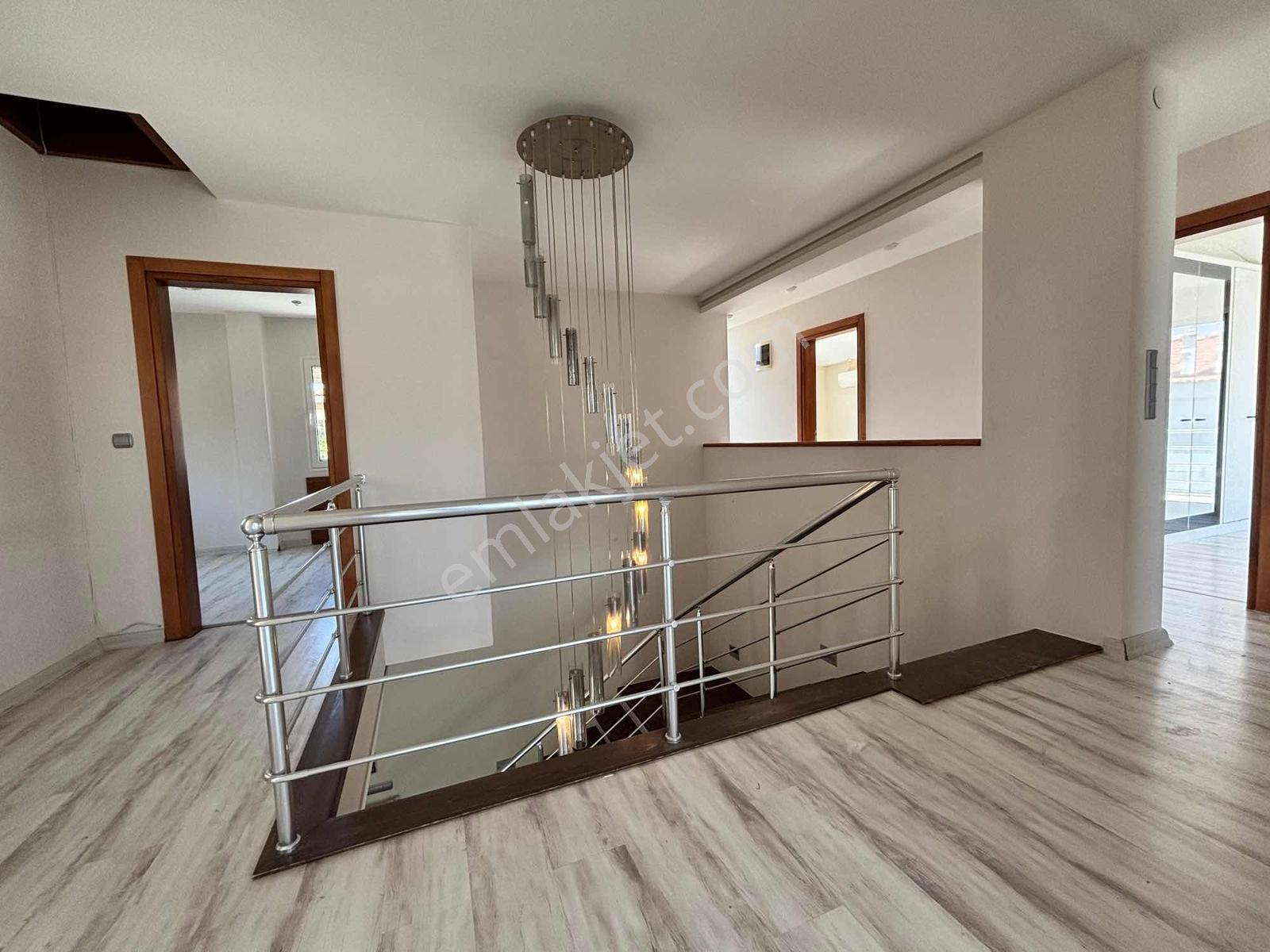 Güzelbahçe Kahramandere Satılık Havuzlu Site İçinde 5+1 Villa - Görsel 30