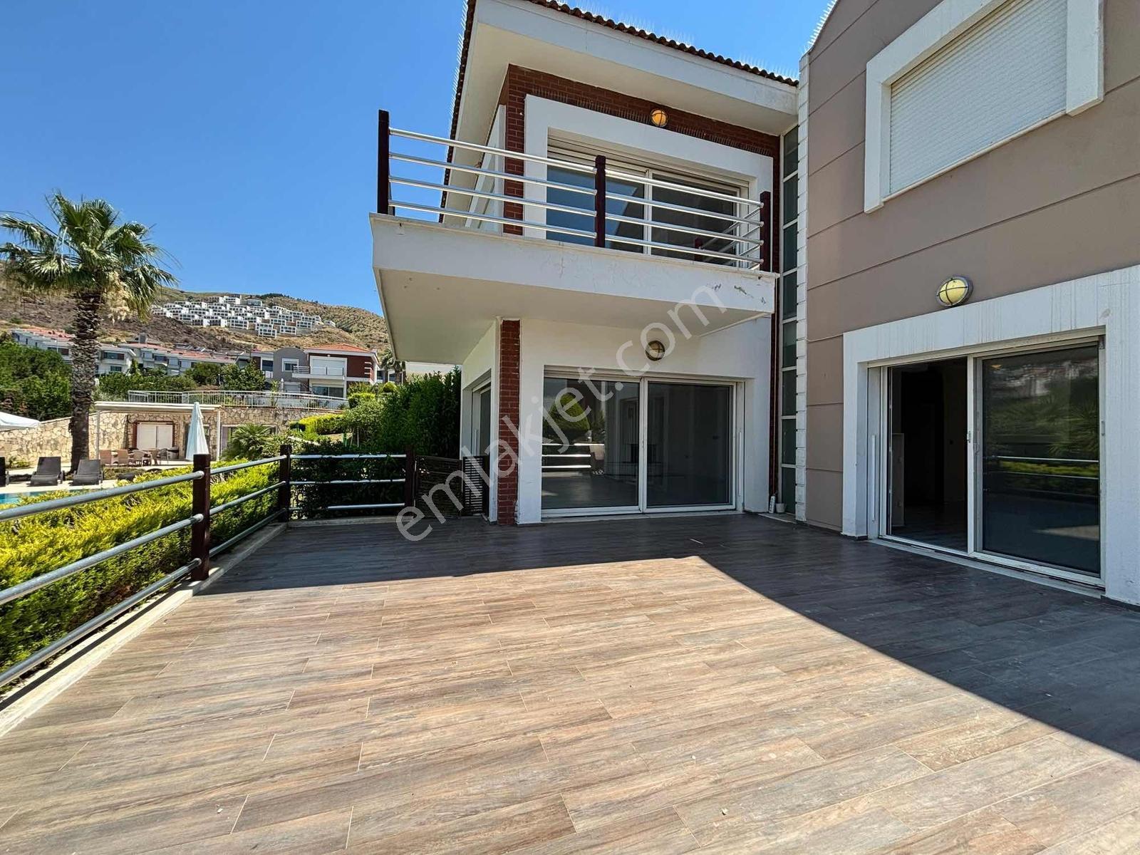 Güzelbahçe Kahramandere Satılık Havuzlu Site İçinde 5+1 Villa - Görsel 29