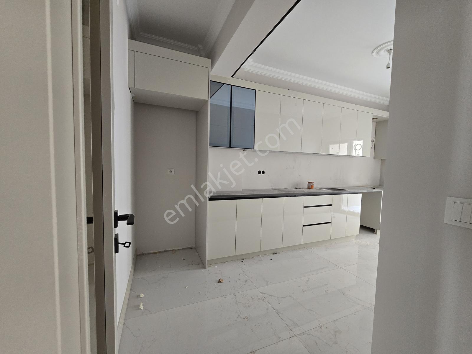 Çiftlikönü Mh. Ara Kat 2+1 Satılık Daire