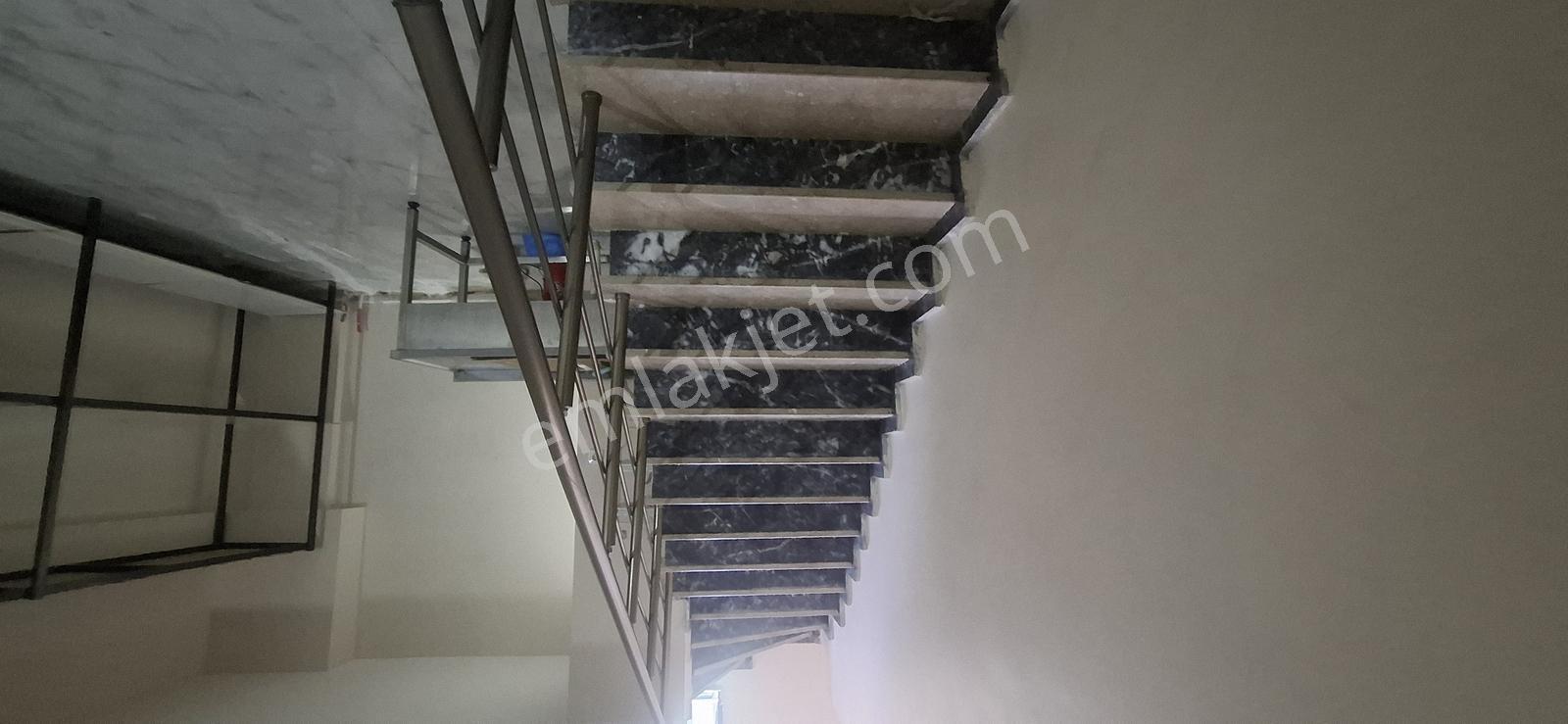 Çiğdem Emlak.dan Çırpıcıda Kiralık Dükkan - Görsel 15