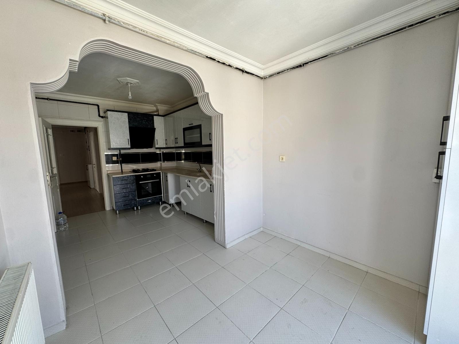 Vip'den Merkezi Konum Teras Balkon 2.kat Kiralık 3+1 Daire - Görsel 2