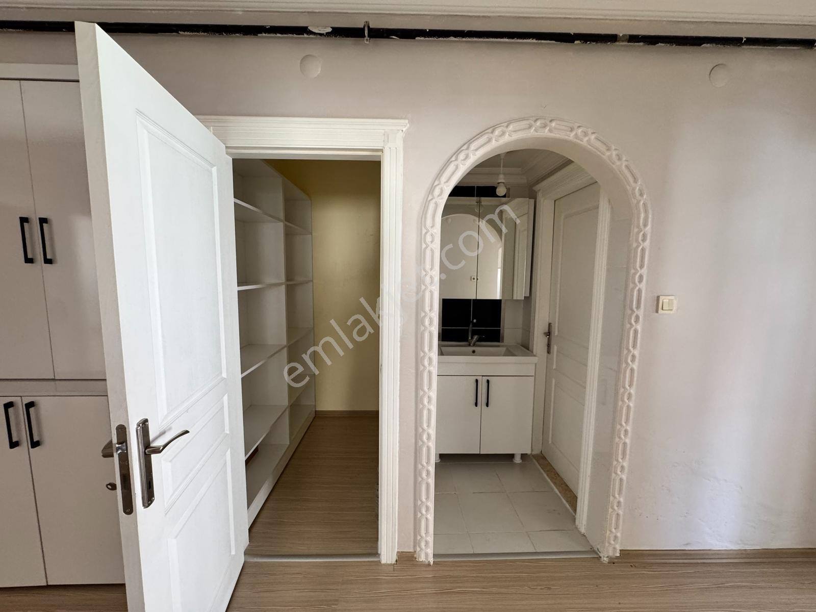 Vip'den Merkezi Konum Teras Balkon 2.kat Kiralık 3+1 Daire - Görsel 26