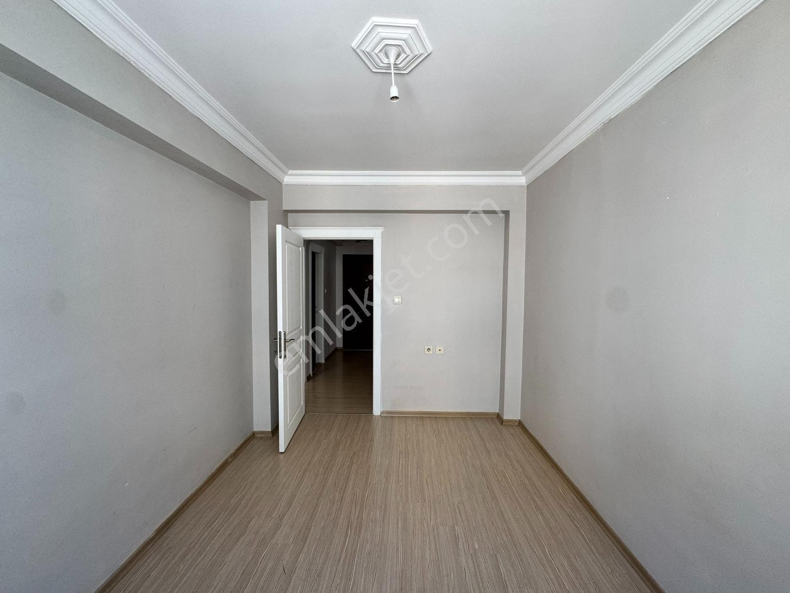Vip'den Merkezi Konum Teras Balkon 2.kat Kiralık 3+1 Daire - Görsel 20