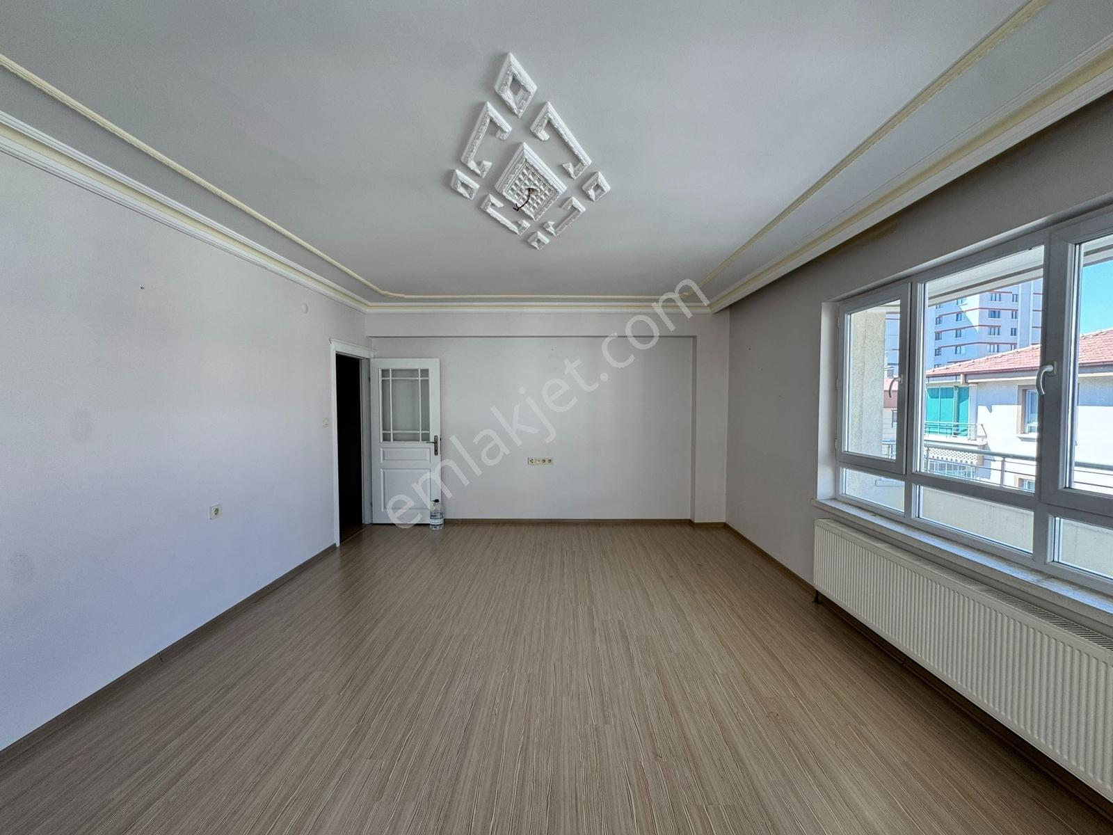 Vip'den Merkezi Konum Teras Balkon 2.kat Kiralık 3+1 Daire - Görsel 33