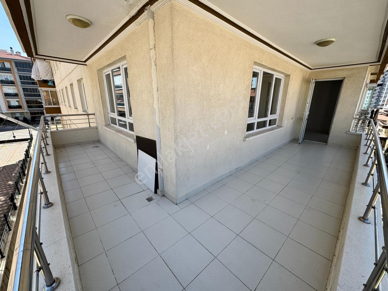 Vip'den Merkezi Konum Teras Balkon 2.kat Kiralık 3+1 Daire - Görsel 37