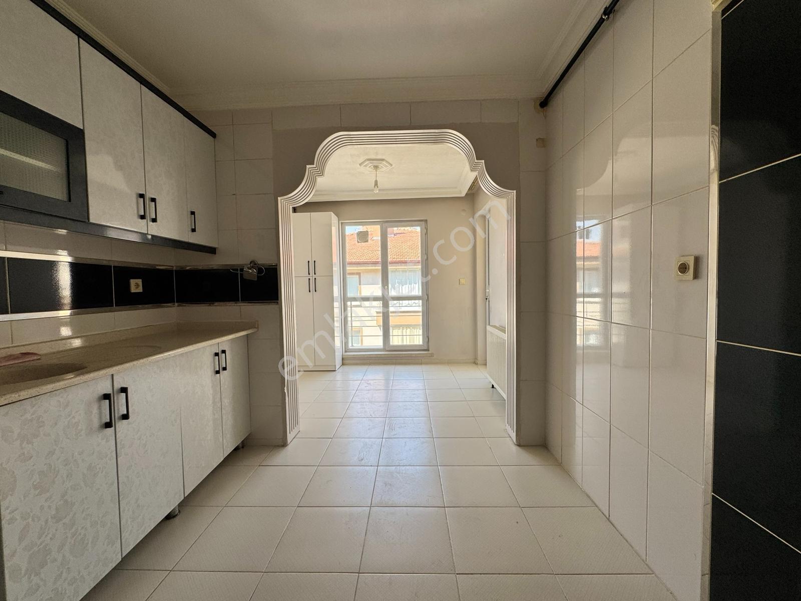 Vip'den Merkezi Konum Teras Balkon 2.kat Kiralık 3+1 Daire - Görsel 9