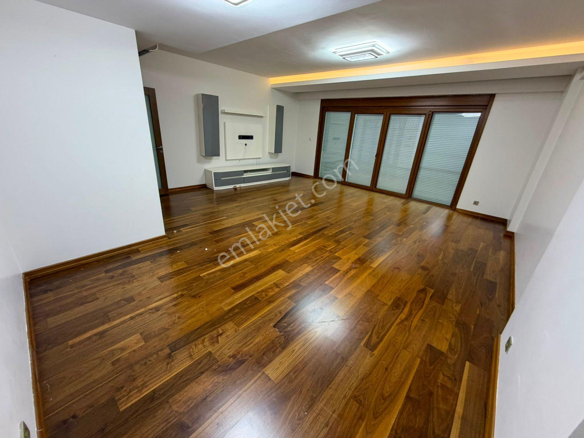 Park Mavera'da Hakanlar İnşaattan Kiralık180m2 3+1 Daire - Görsel 2