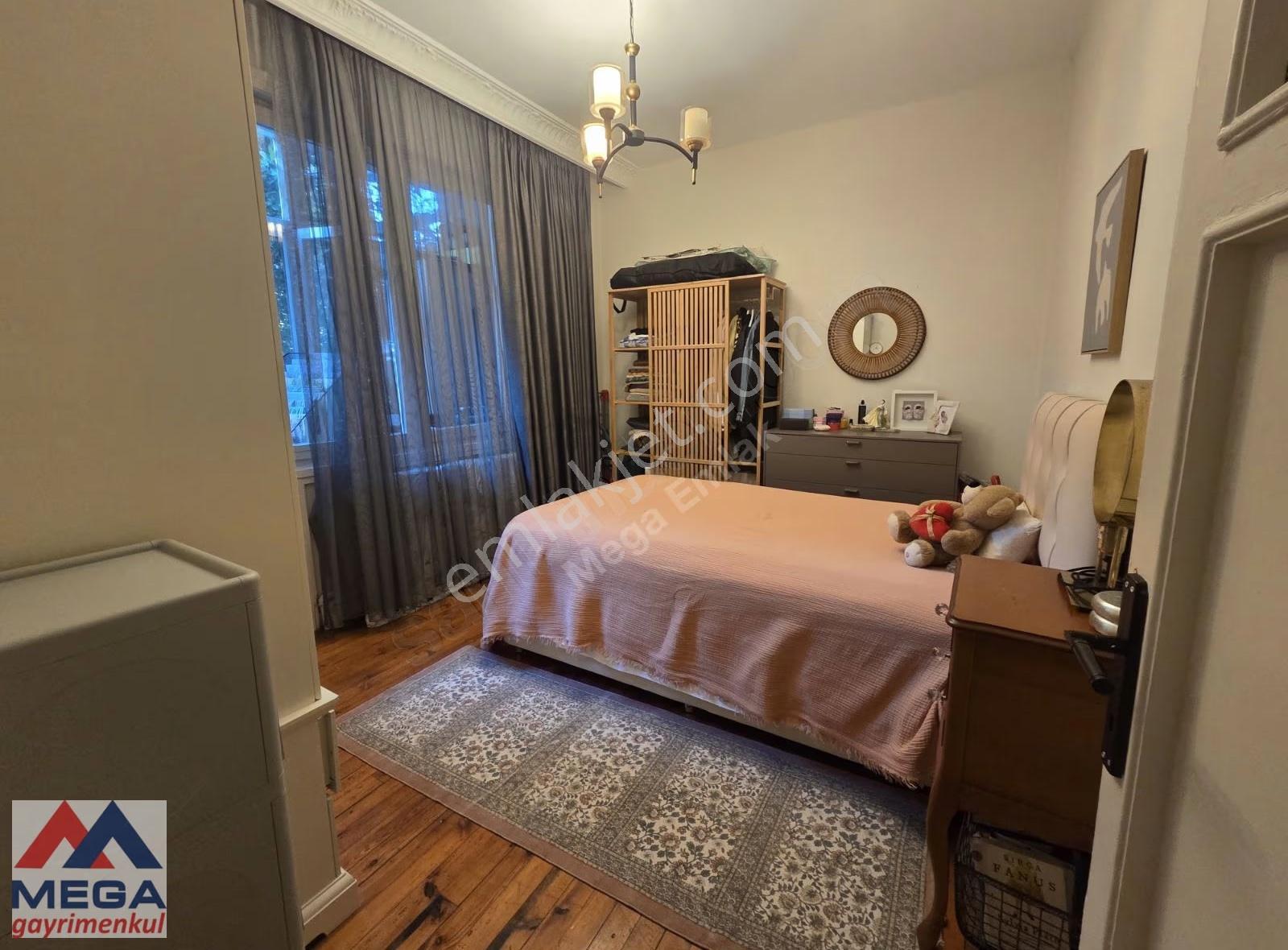 Moda Dr.esat Işık Caddesinde 3+1 Kısa Süreliğine Kiralık Daire