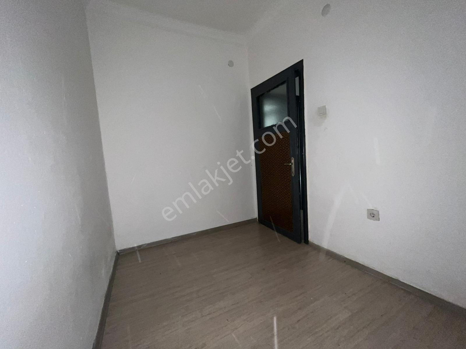 Cumhuriyet Gayrimenkulden Y.giriş 3+1 Yapılı Kocatepe Yanı - Görsel 44