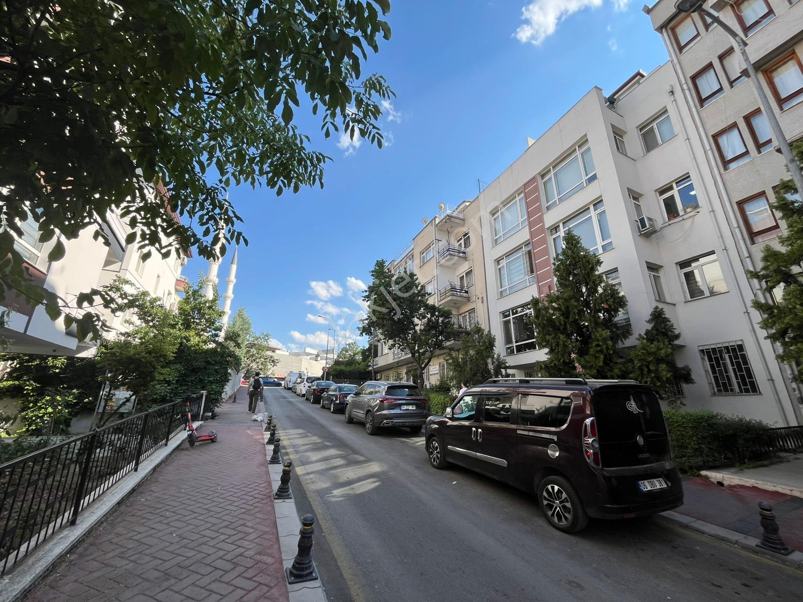 Cumhuriyet Gayrimenkulden Y.giriş 3+1 Yapılı Kocatepe Yanı - Görsel 38