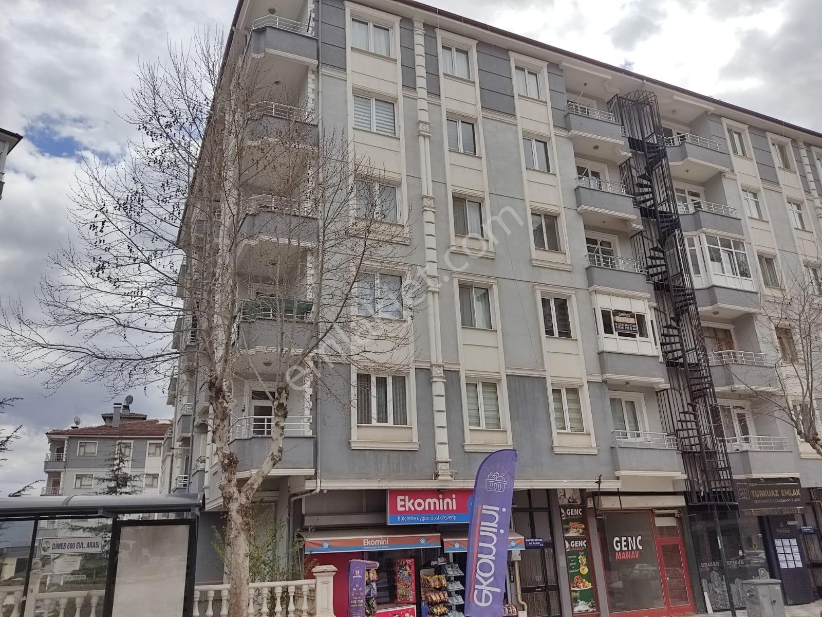 Zafer Sitesi'nde 3+1 Anayol Kenarı Bakımlı Satılık Daire - Görsel 3