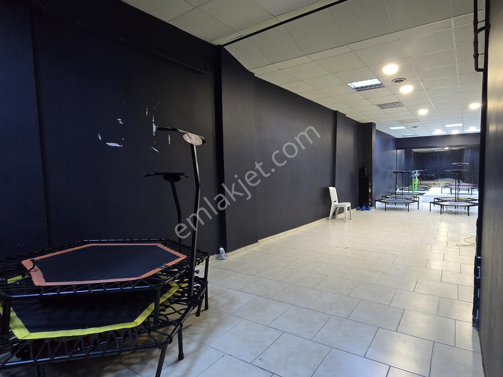 Çarşı Merkez 130 M² İskanlı Geniş Cepheli Kiralık Dükkan - Görsel 3