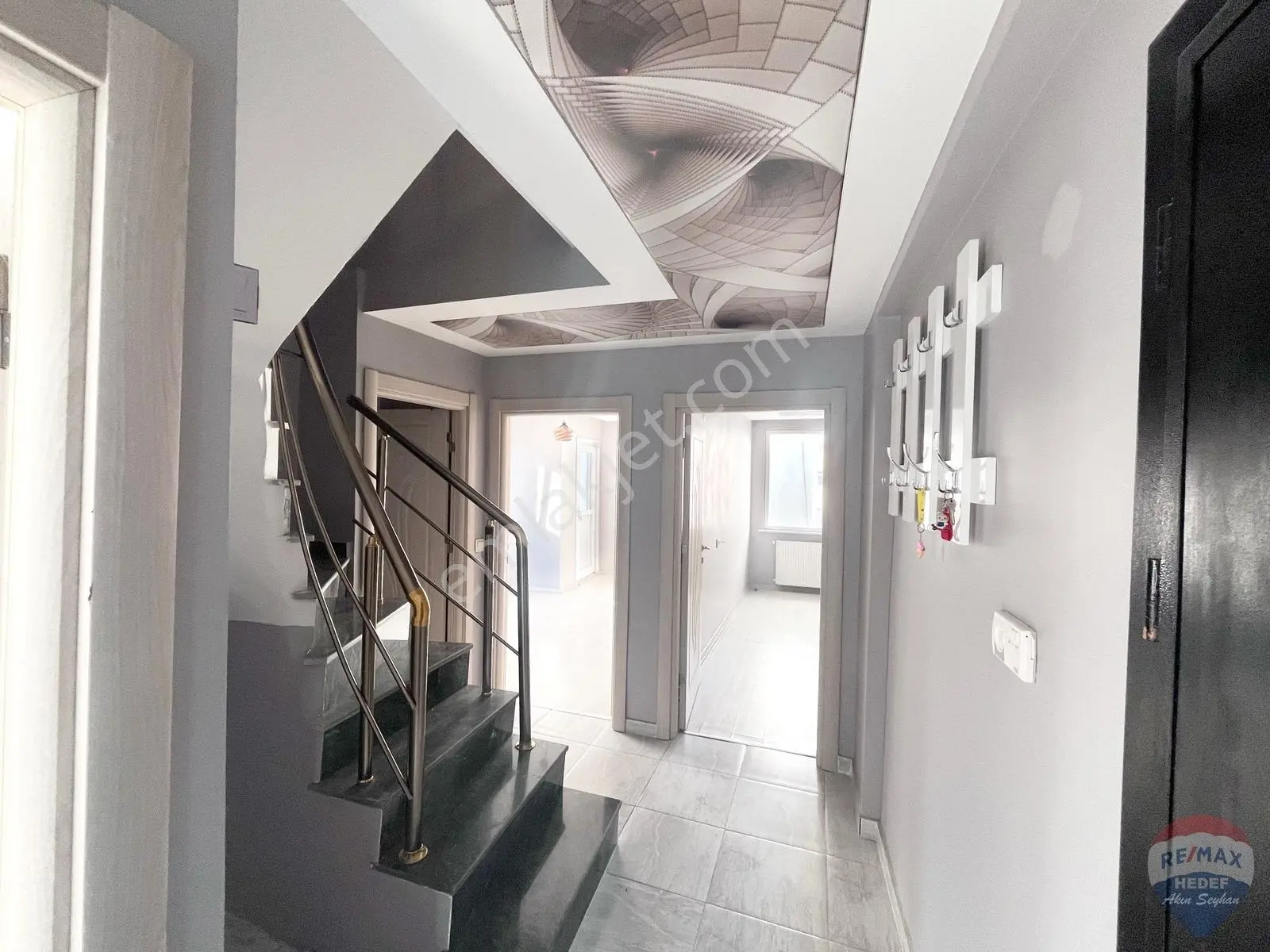 Remax Akın Seyhan Dan Akçaburgaz 3+2 Dubleks Teraslı Ferah Daire - Görsel 3