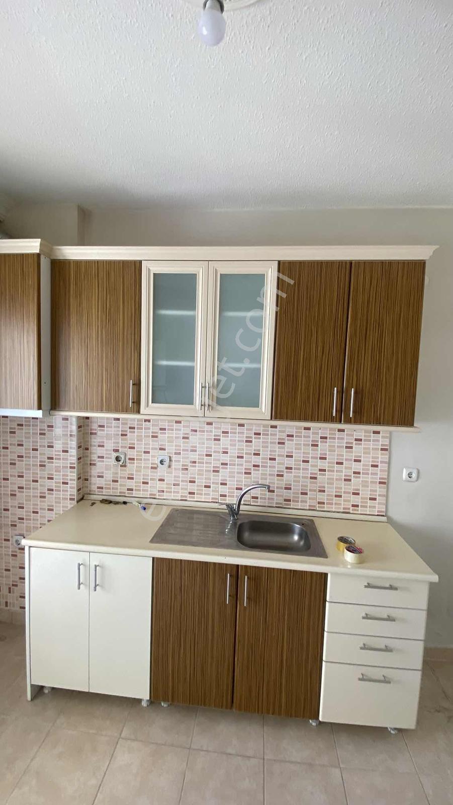 Güven Sitesinde Yapılı 3+1 Kiralık Daire - Görsel 17