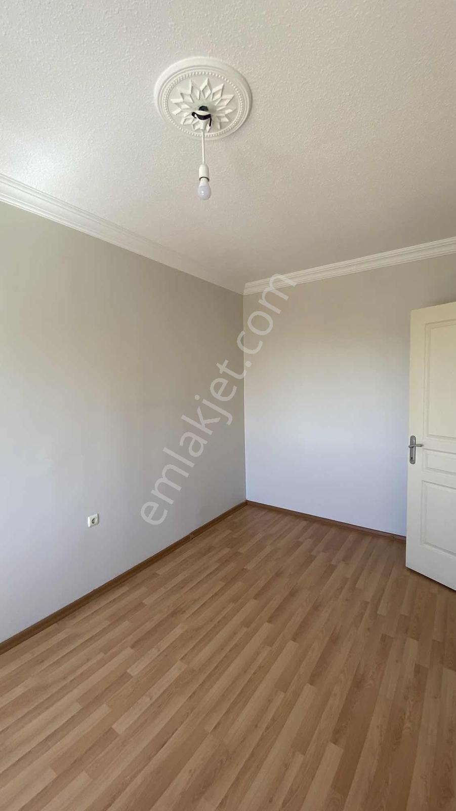 Güven Sitesinde Yapılı 3+1 Kiralık Daire - Görsel 8