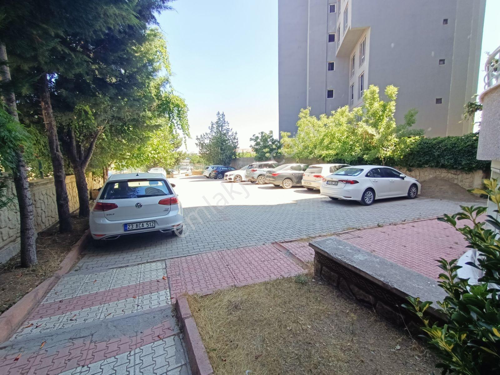 Cumhuriyet Mah.'de Satılık 3+1 Harika Konumlu Arakat Daire - Görsel 5