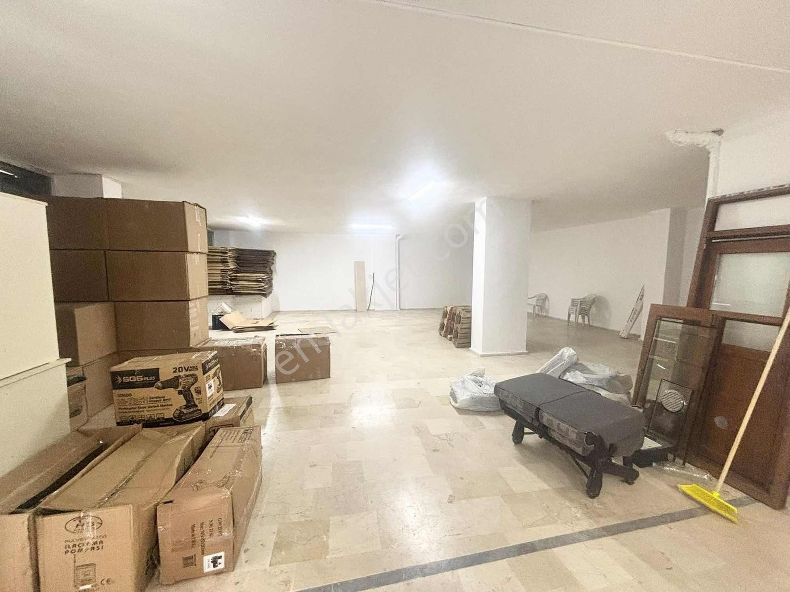 Kiralık 325+ 325 2 Adet Altlı Üstlü Bağımsız Girişli Dükkan