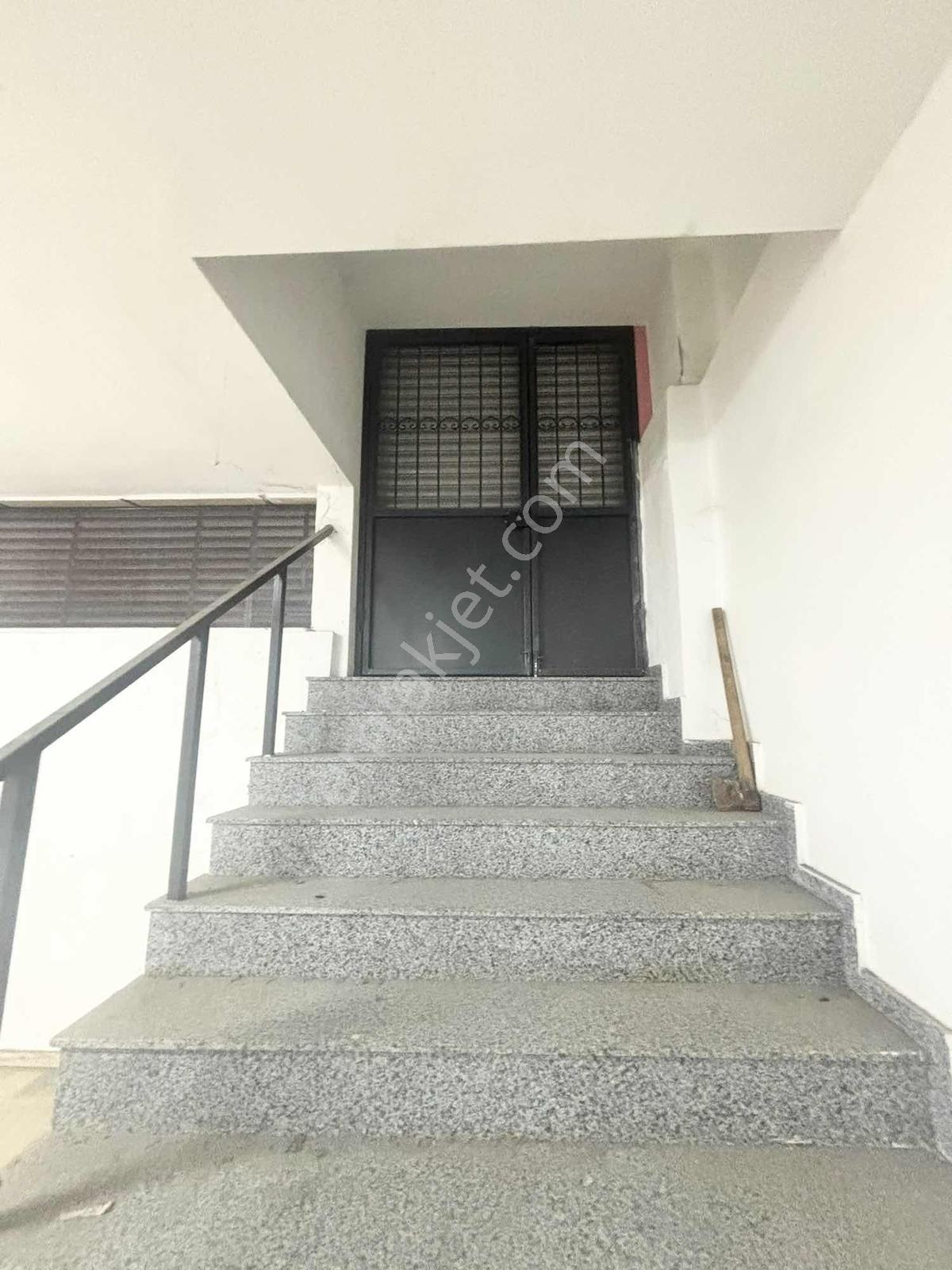 Kiralık 325+ 325 2 Adet Altlı Üstlü Bağımsız Girişli Dükkan - Görsel 4