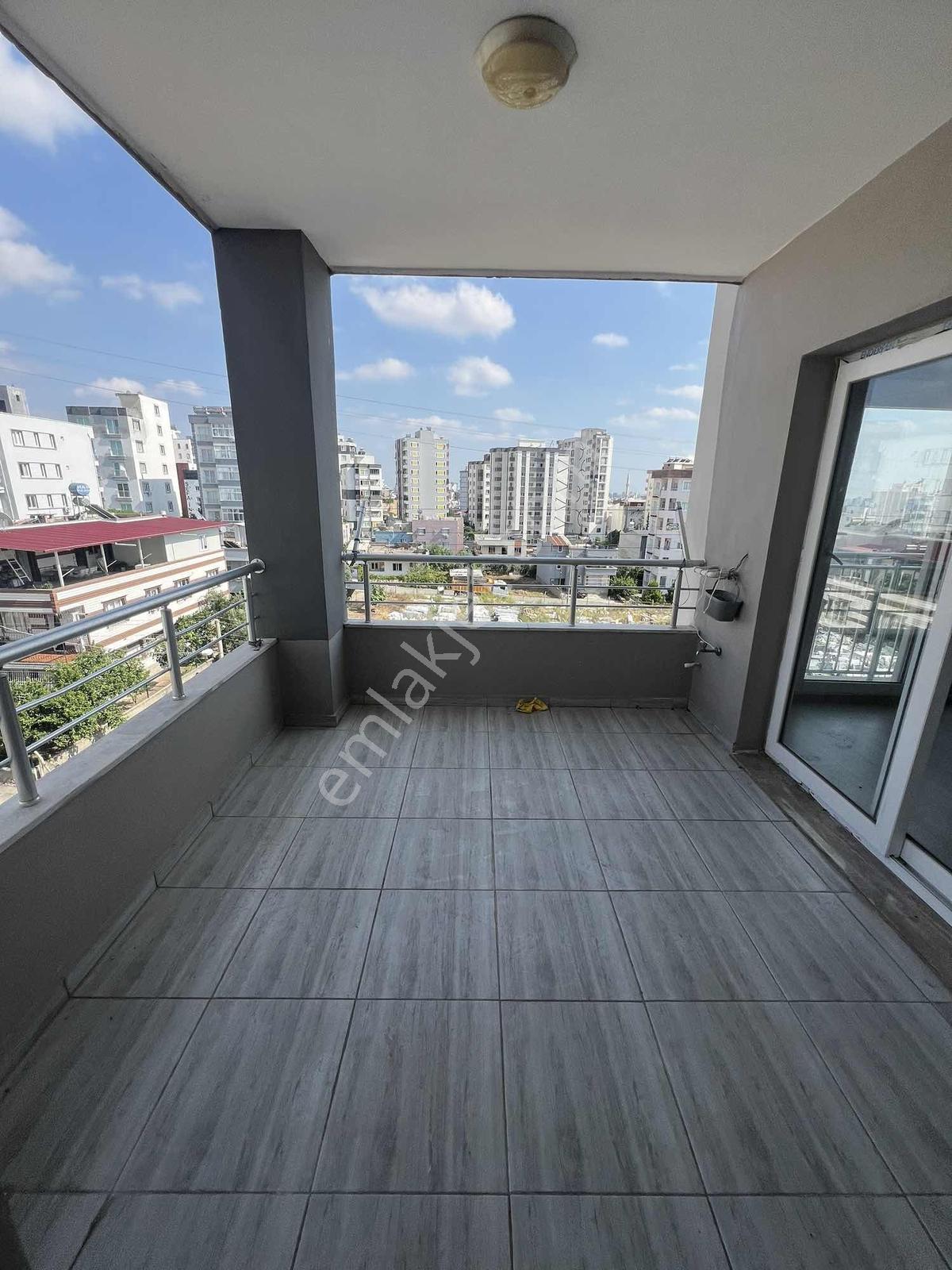 Kulepark~farkıyla~çok~geniş~teras~balkonlu~2+1~kapalı~mutfak