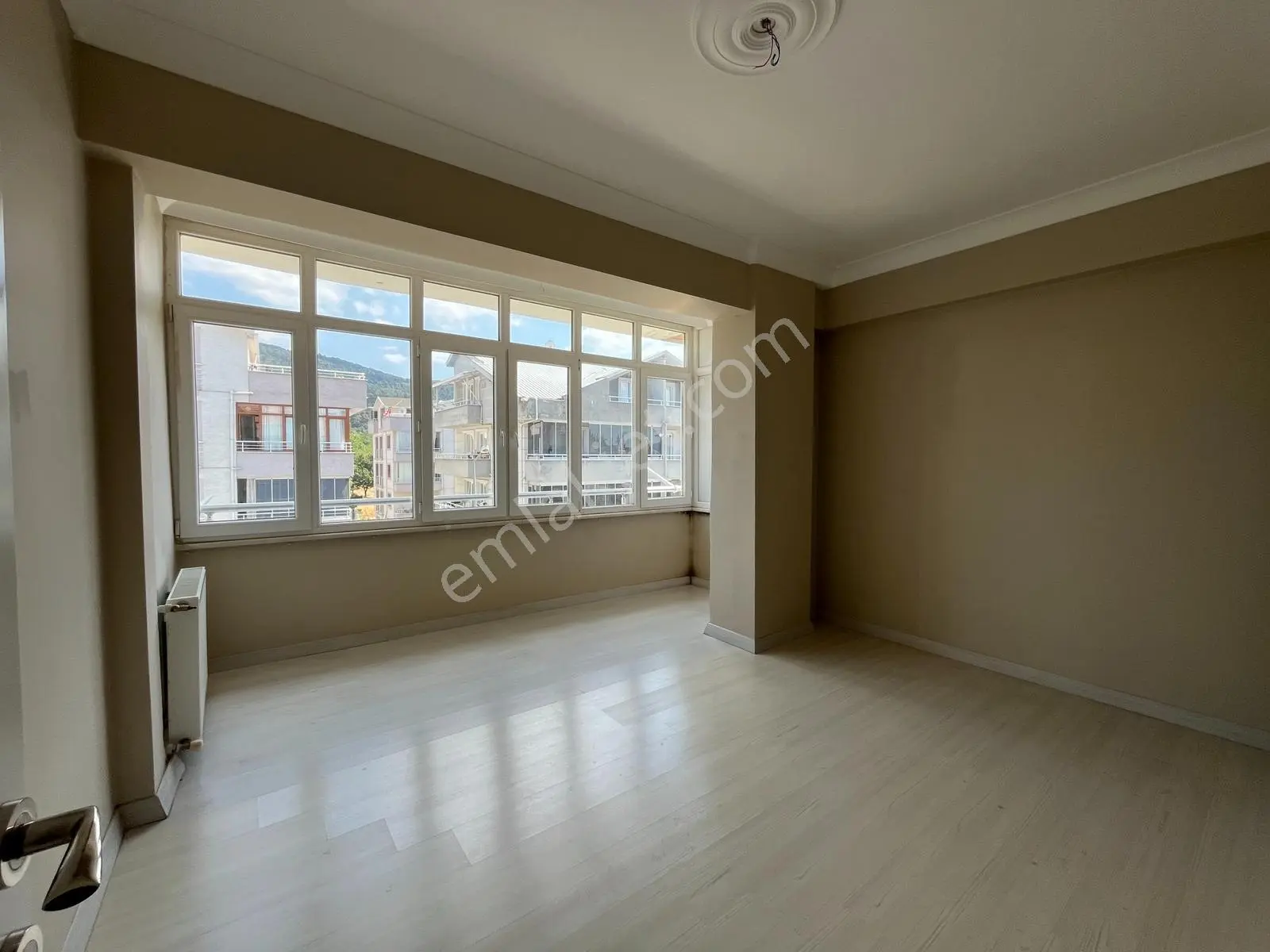 Nilüfer Çalı Mahallesinde Ferah 4+1 Dubleks | Çift Balkon - Görsel 22