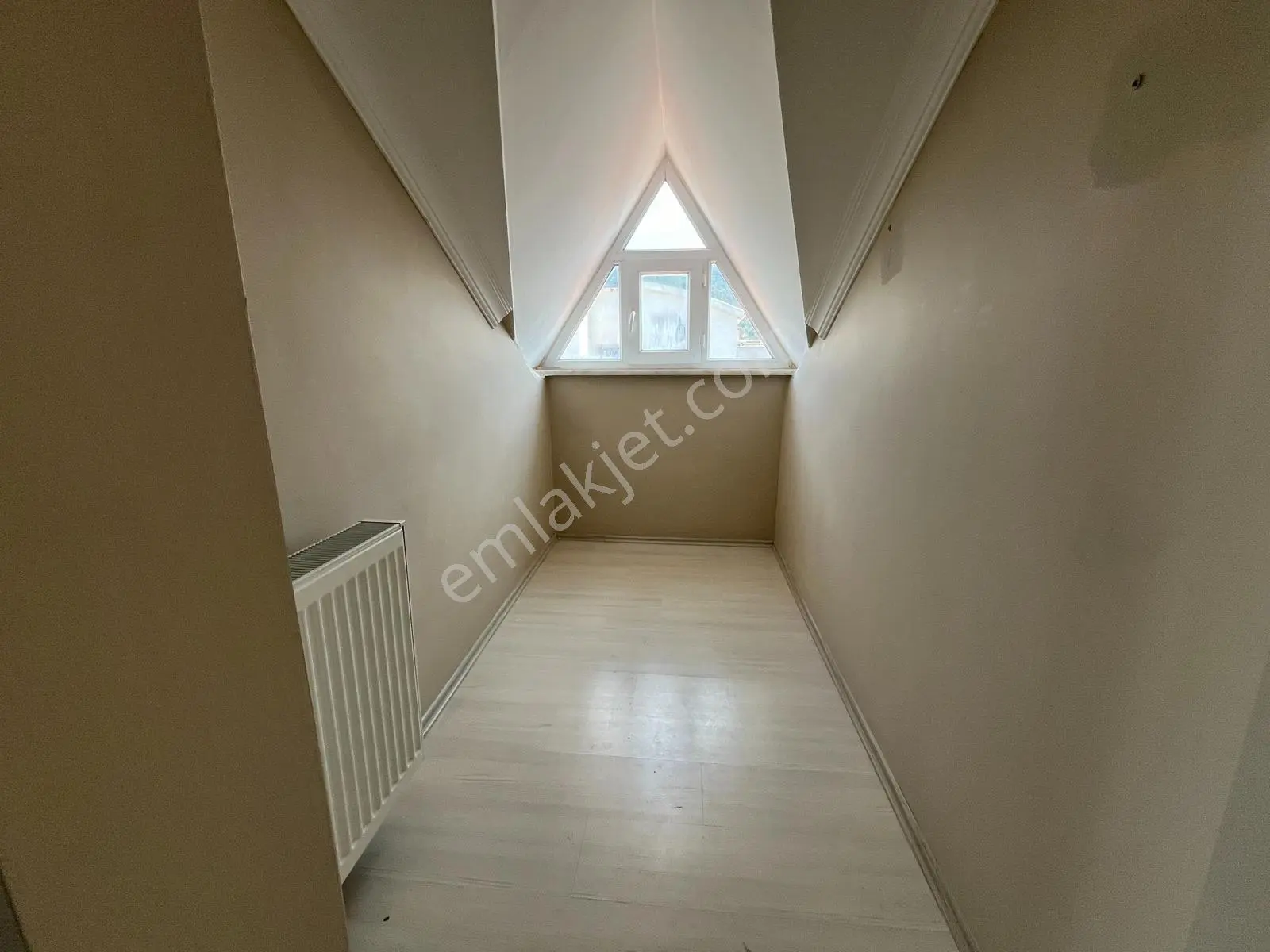 Nilüfer Çalı Mahallesinde Ferah 4+1 Dubleks | Çift Balkon - Görsel 25